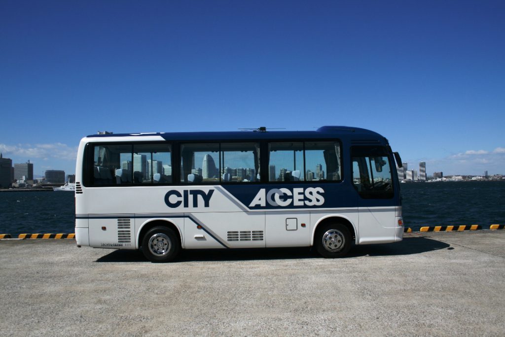 小型の観光バス