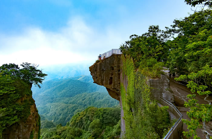 鋸山日本寺