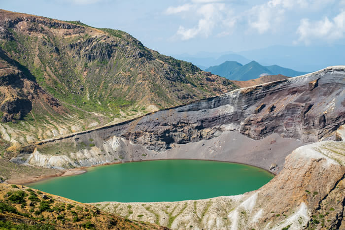 蔵王連峰・御釜