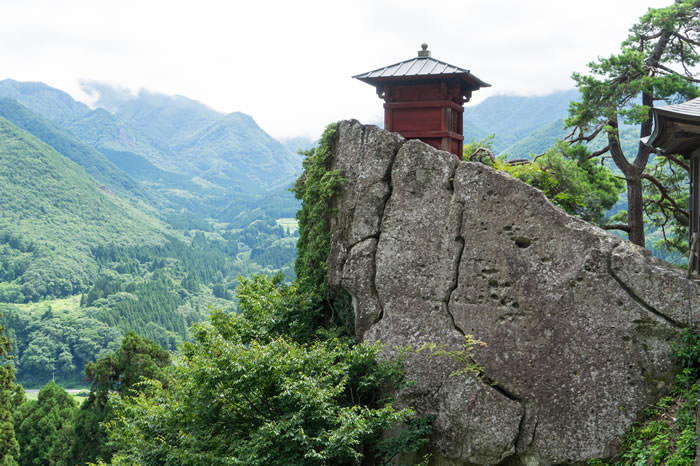 宝珠山立石寺