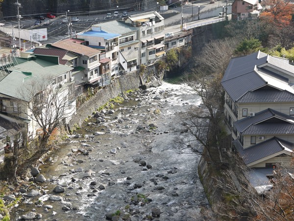 箒川沿いに広がる塩原温泉郷