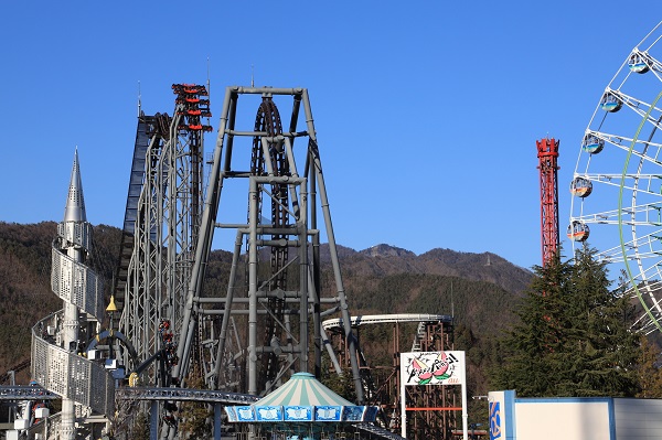 山梨県「富士急ハイランド」