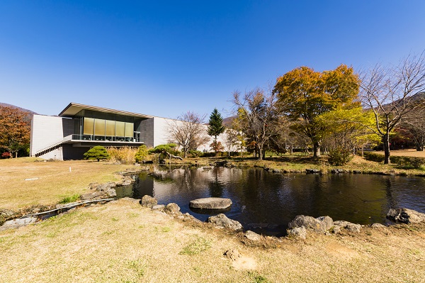 山梨県「河口湖美術館」