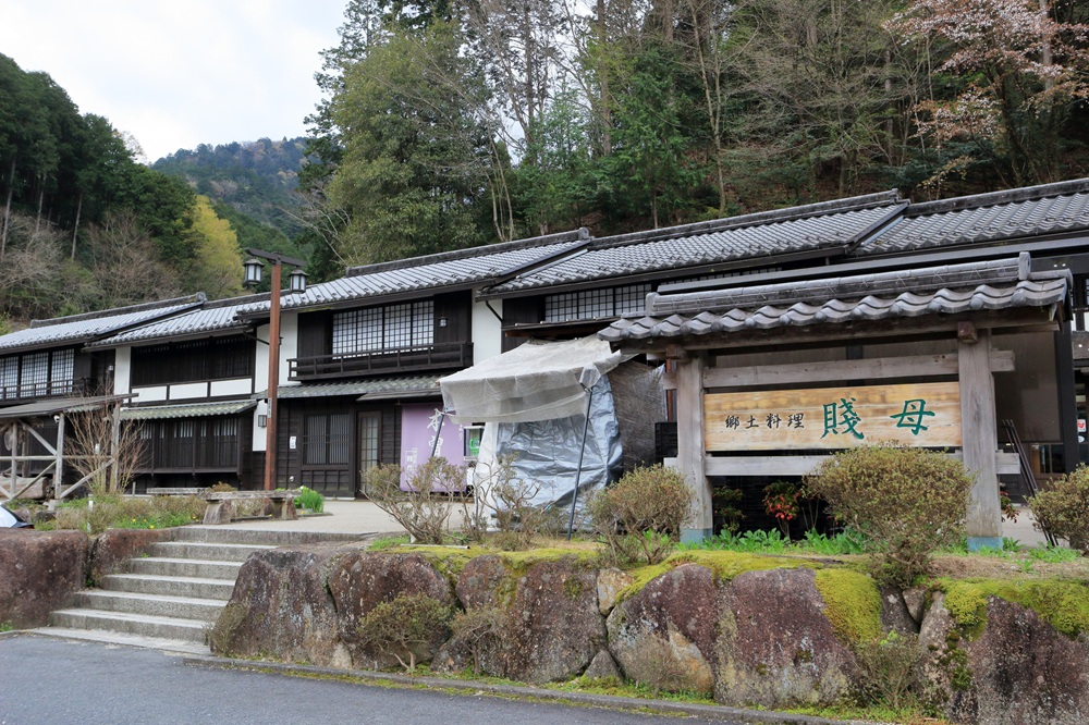 岐阜へ観光バス旅行！おすすめの休憩スポット「道の駅 賤母（しずも）」