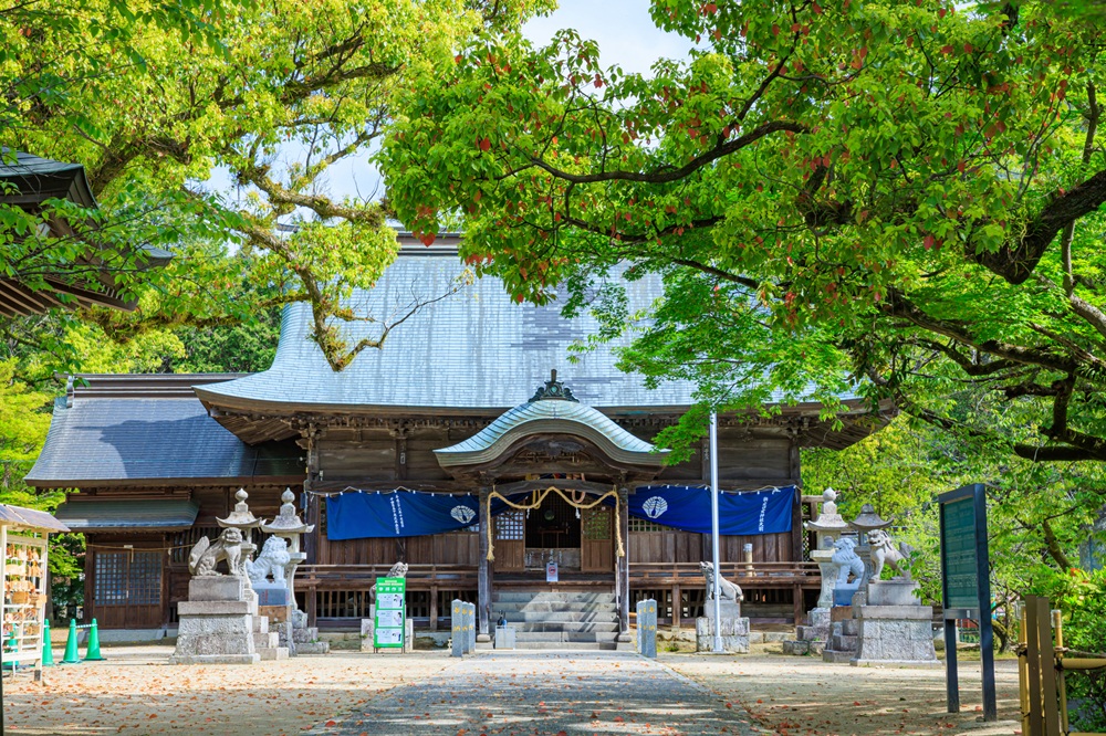 與止日女神社(よどひめじんじゃ、与止日女神社)