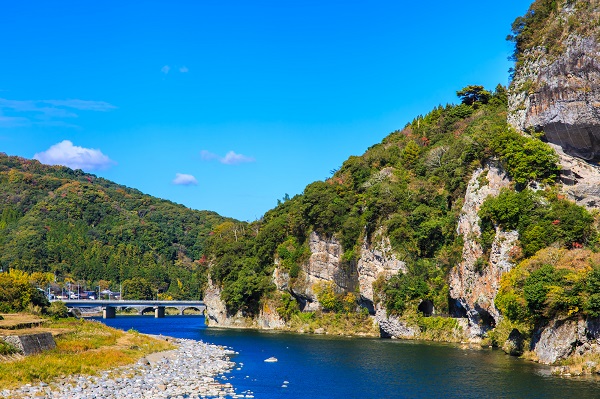 大分県「青の洞門」