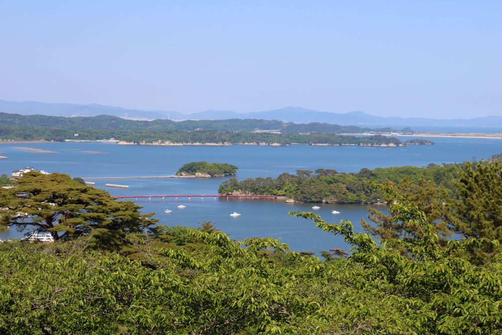 260余の島々が浮かぶ松島湾