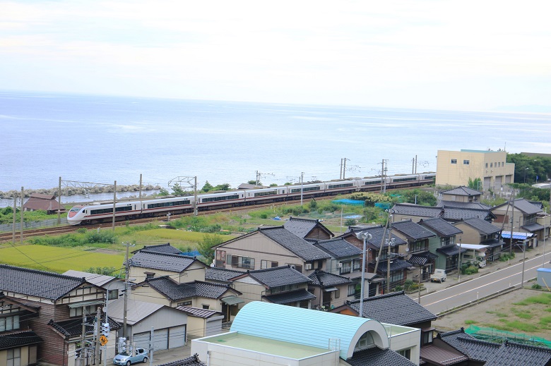 市振の関