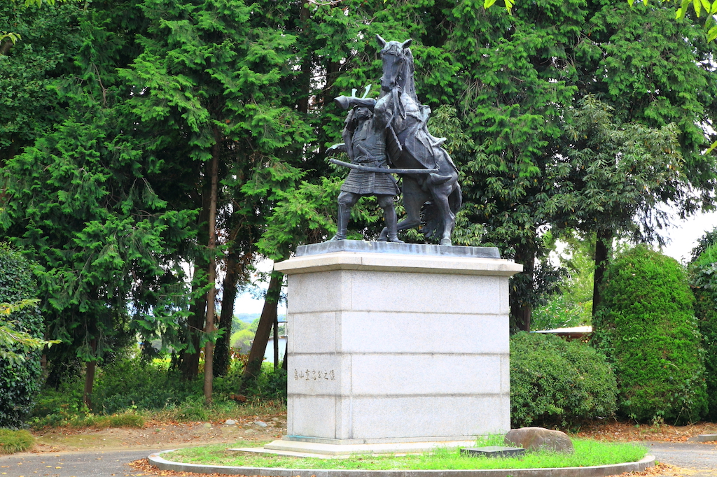 畠山重忠公史跡公園の銅像