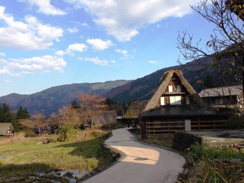 富山のいいネタ回ってますっ！（１）世界遺産に泊まってみた