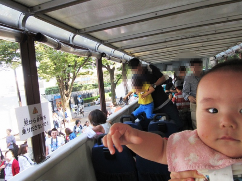 スカイダックの車内。いい眺めです。