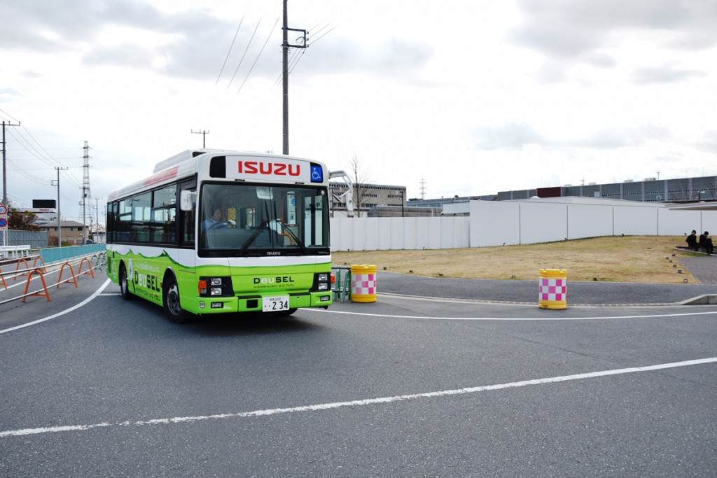 isuzu_bus_drive