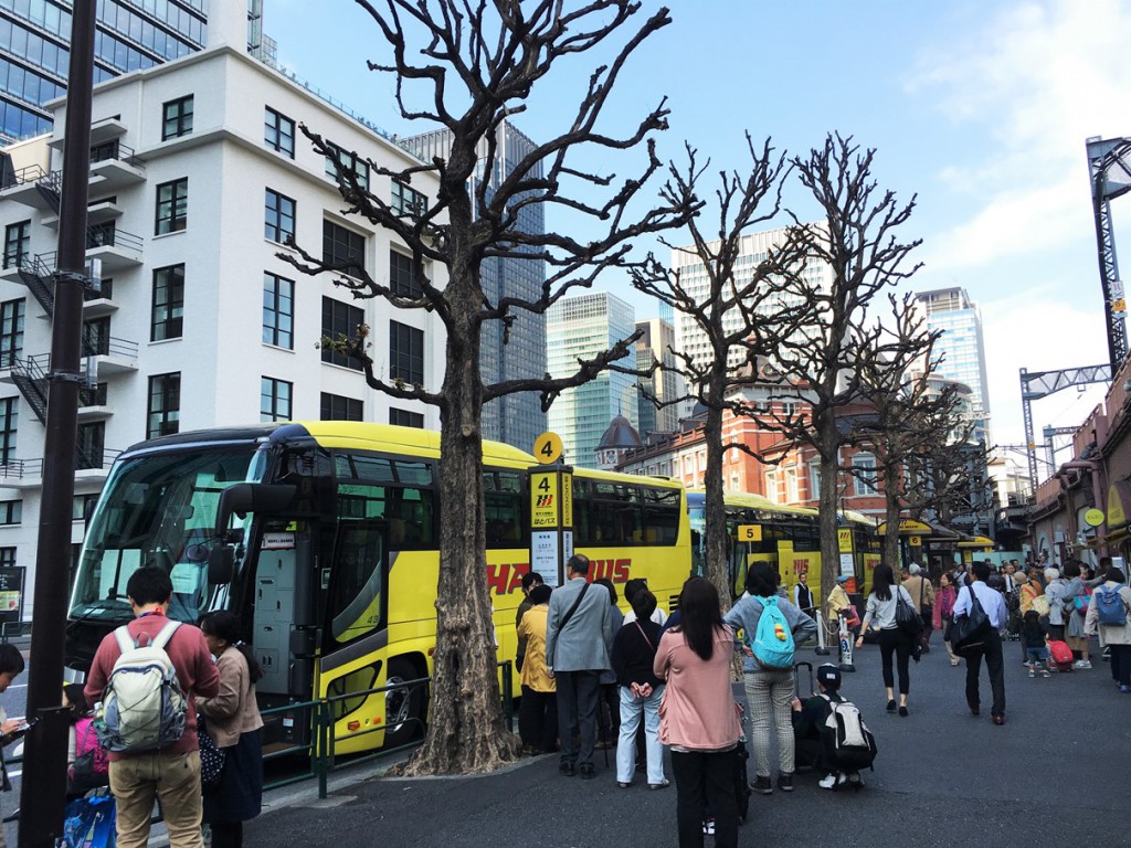 東京駅にあるはとバス乗り場