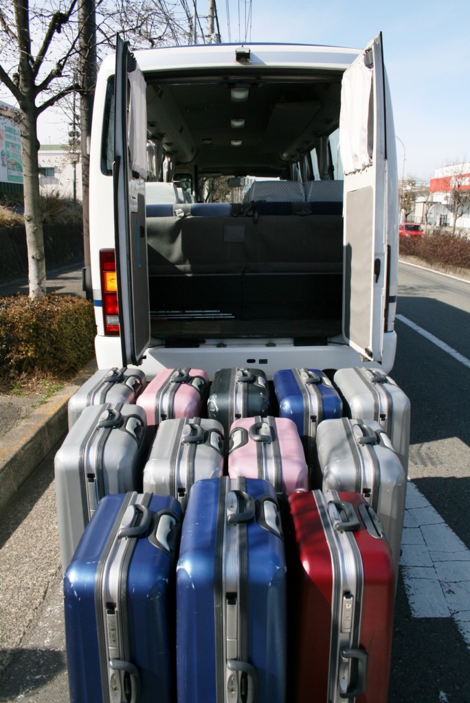 マイクロバスに載せられる荷物はどのぐらい