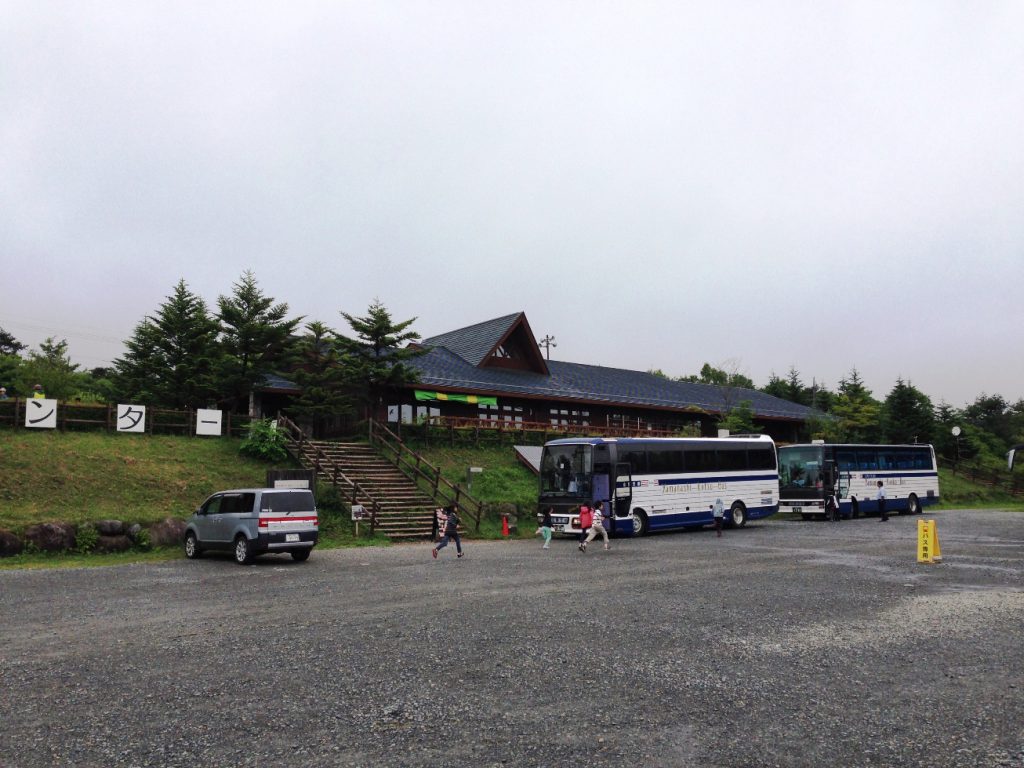 清泉寮の駐車場