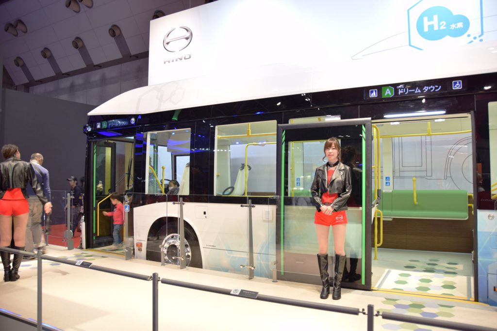 日野自動車・水素燃料バス