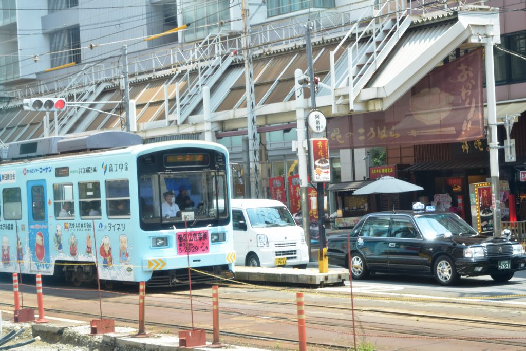 大阪路面電車が走る光景