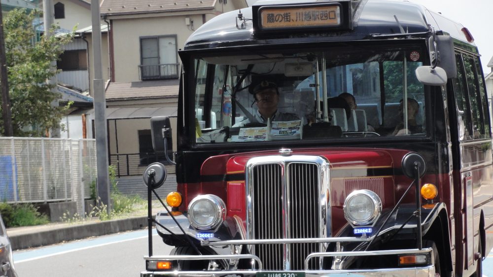 ふたたびデザインが違うレトロバスへ乗車