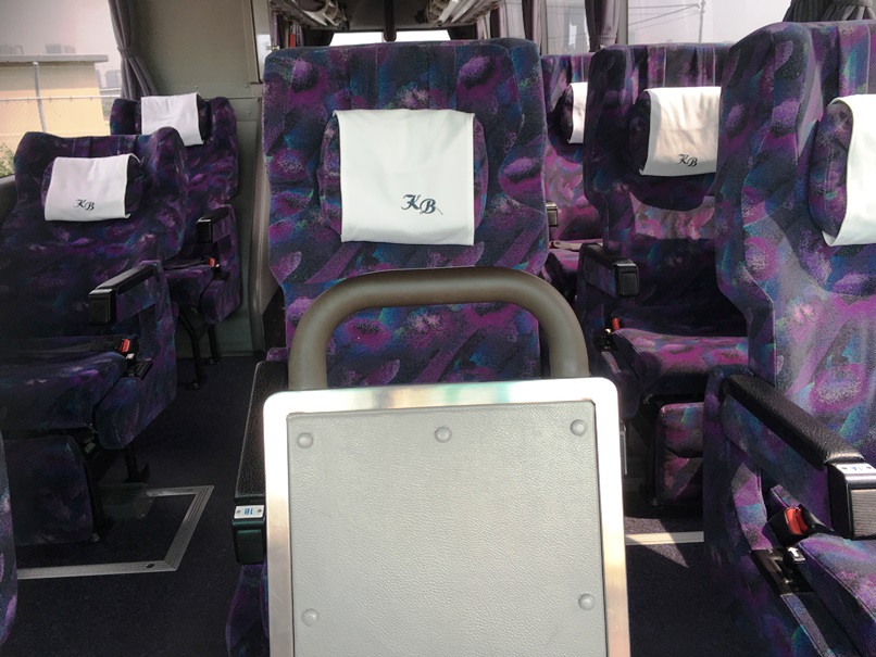 関東バスの客席は3列シートでゆったり