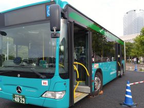 京成バスの新連節バス
