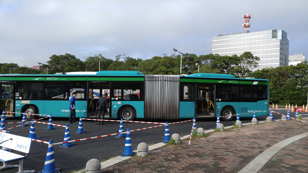 京成バスが運行する連節バス