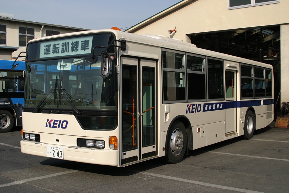 京王バスの運転訓練車