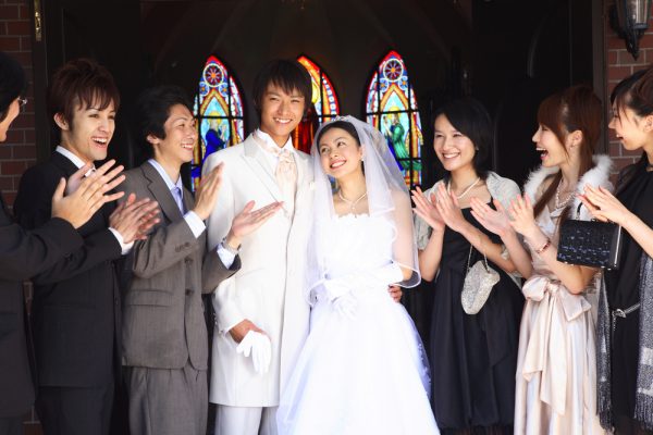 結婚式送迎で貸切バスを利用