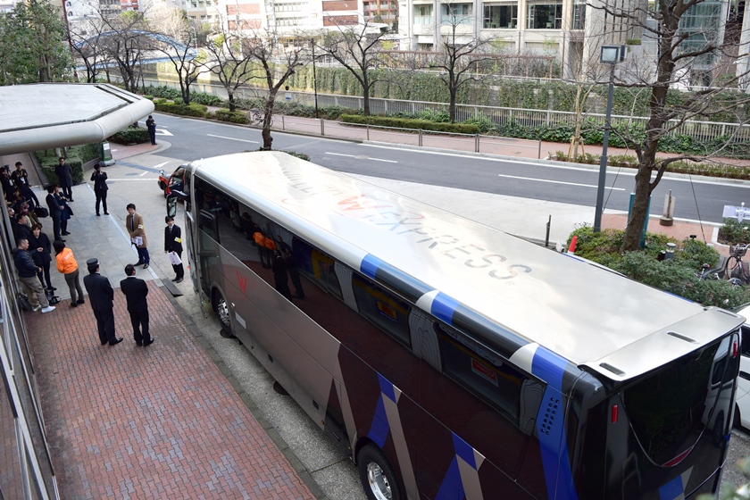 バス天井にはウィラーエクスプレスのロゴ