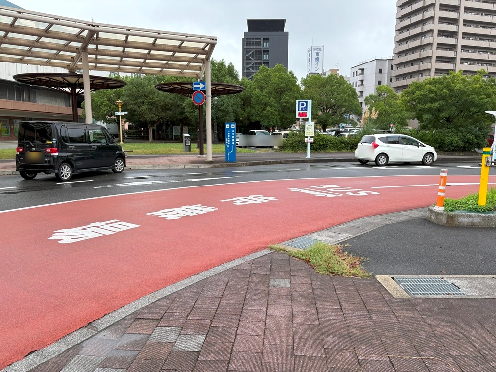 短時間の乗降なら待機場があります