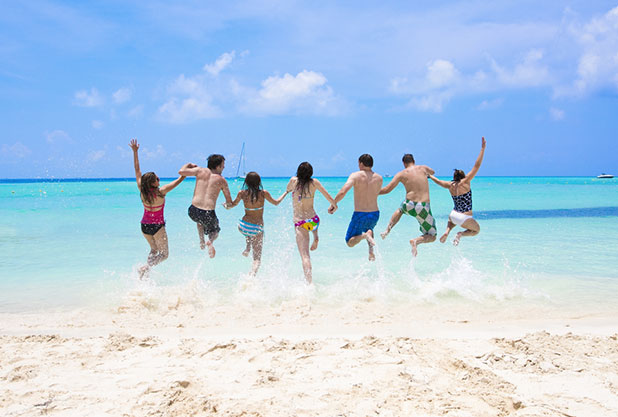 夏の海は団体で！！大人数で楽しめるオススメ海水浴場