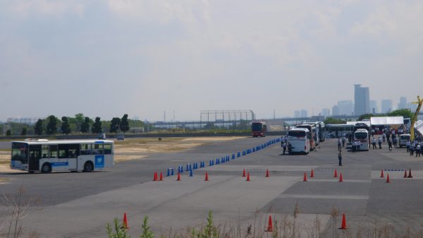 舞洲の空の広場・試乗コース