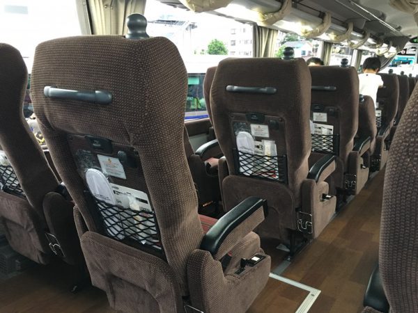 京王バスの高速バス車内