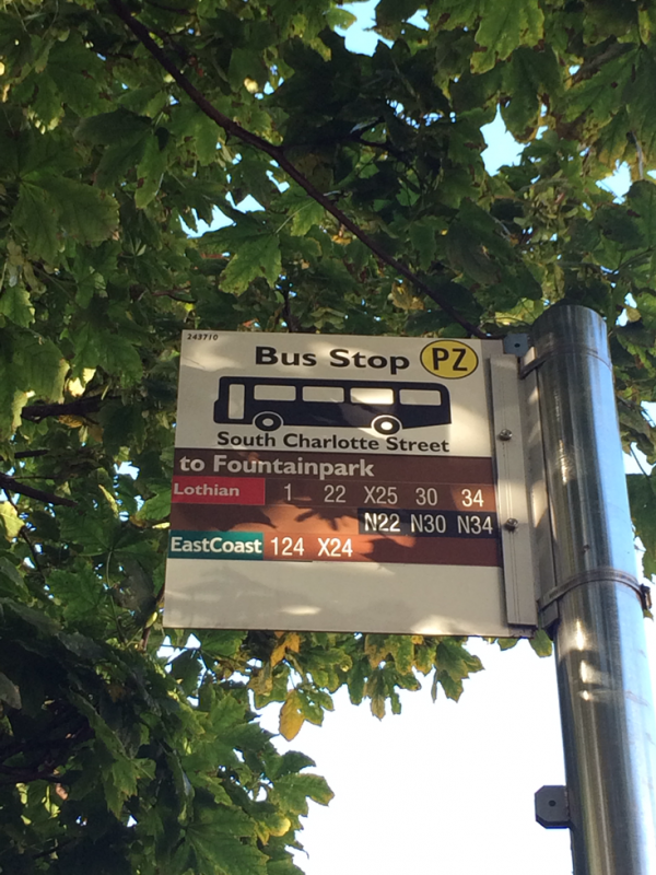 ルート22が停まるバス停をみつけました