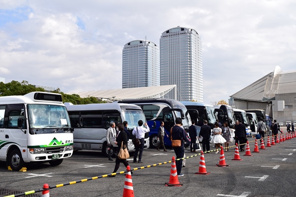 各社自慢のバスがずらり幕張に大集結