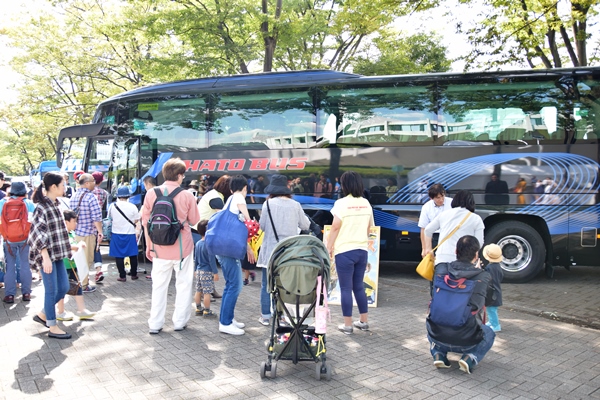 東京で開催された「バスフェスタ2015」より