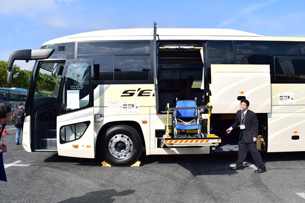 日野自動車・セレガ（第3回バステクin首都圏より）