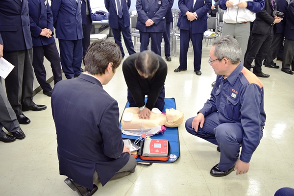 力がまっすぐ伝わるように姿勢が大切