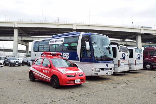 屋外では火災時の避難訓練を実施