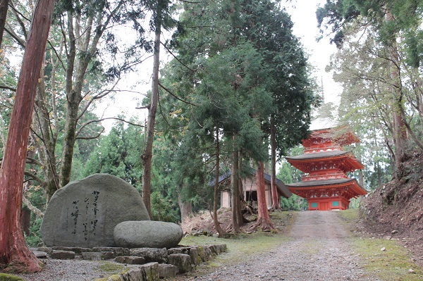 兵庫県「名草神社三重塔」