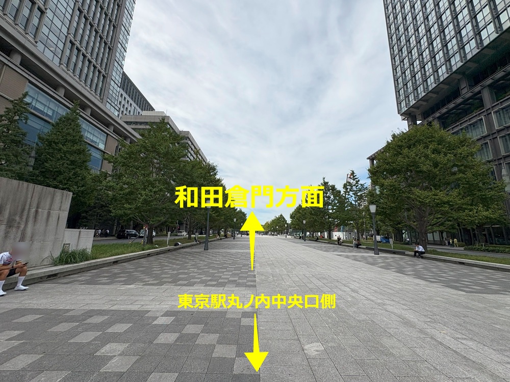 行幸通り中央にある遊歩道