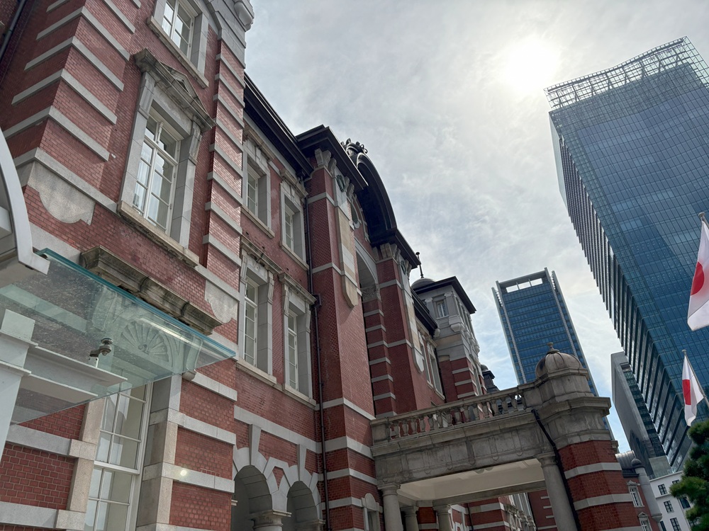 レンガ造りの駅舎