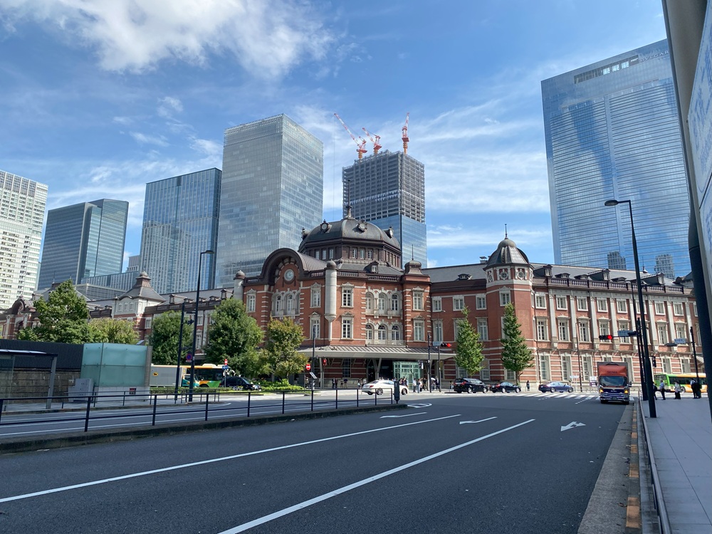 東京駅は行幸通りでバスを乗降する