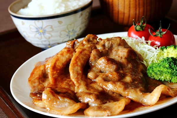 豚肉の味噌麹焼きが名物料理