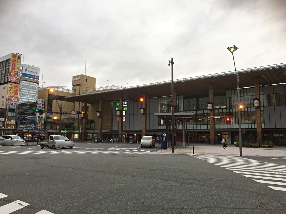 長野駅東口と逆にバスターミナルがある（善光寺側）