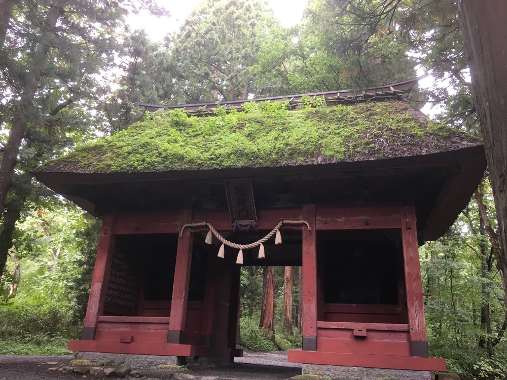 戸隠神社・随神門