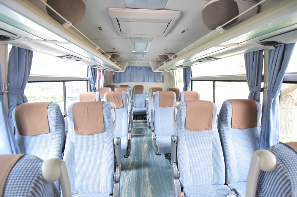 中型観光バスの座席例