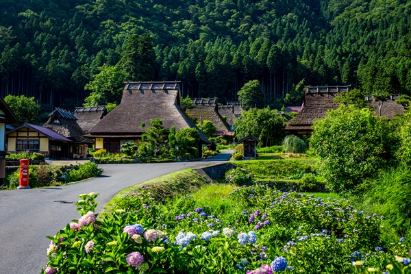 日本の原風景が広がる「美山かやぶきの郷」