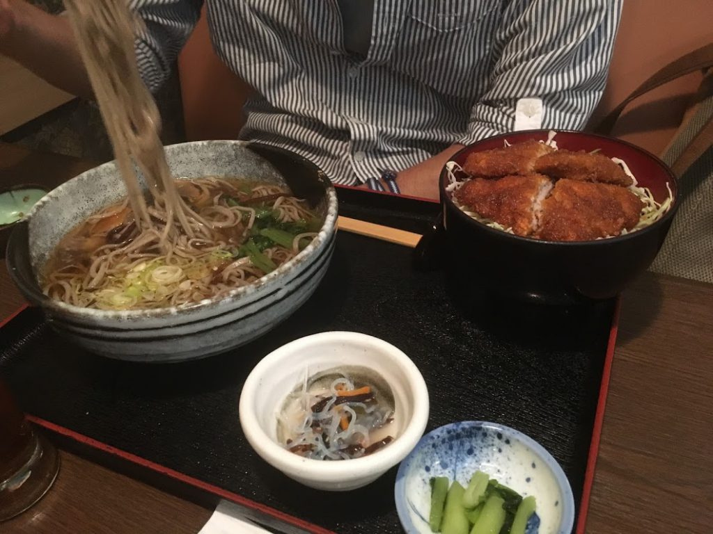 駒ヶ根名物・ソースカツ丼とソバのコラボメニュー