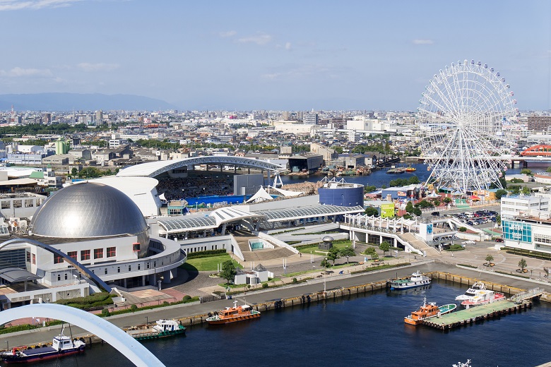 名古屋港ガーデンふ頭　名古屋港水族館と名古屋港シートレインランド