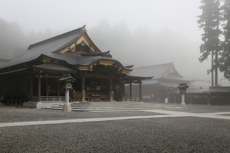 弥彦神社寄り